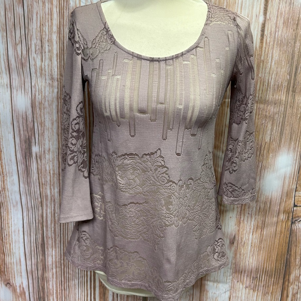 Gimmicks by BKE Sheer Gauze Top